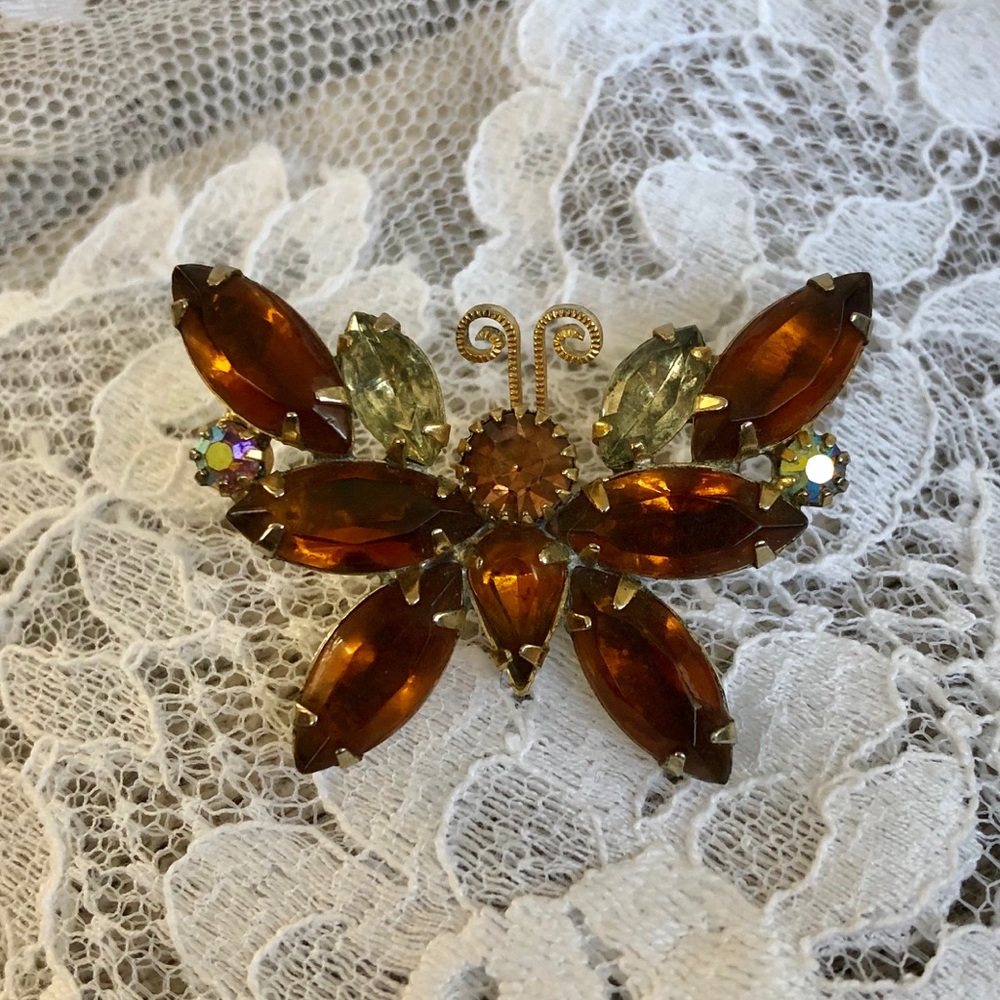 Vintage Rhinestone Butterfly Brooch 💕SALE 💕